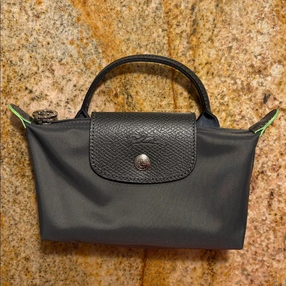 Longchamp Le Pilage Green Pouch with Strap and insert - Picture 3 of 16